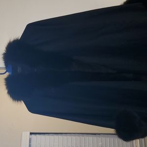 100% cashmere and fur cover / cape